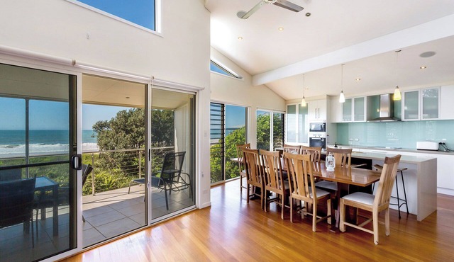 Tidemark backs on to the beautiful Diamond Beach, Ocean views at their finest