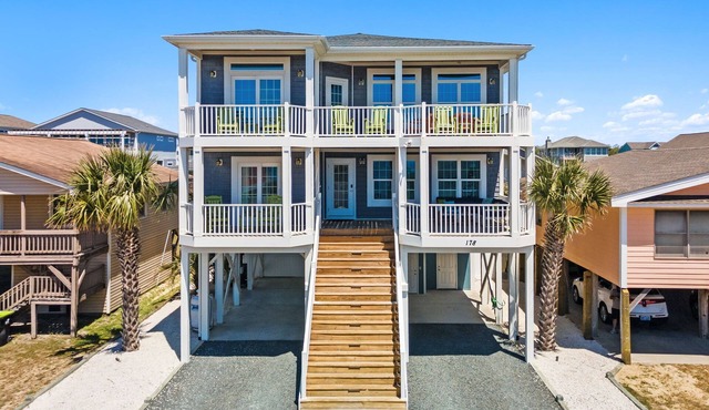 "Tides a Wastin' " Private Pool w/Opt Heat, Hot Tub, Tiki Bar, Elevator