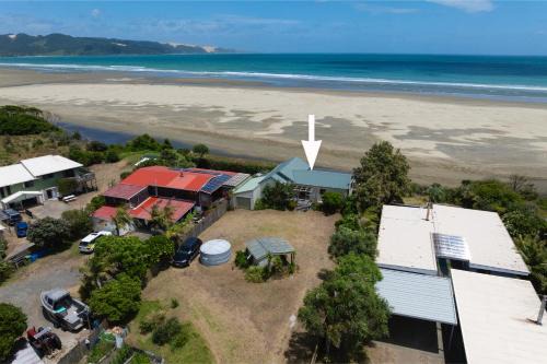 Tides and Time Bach - Ahipara Holiday Home