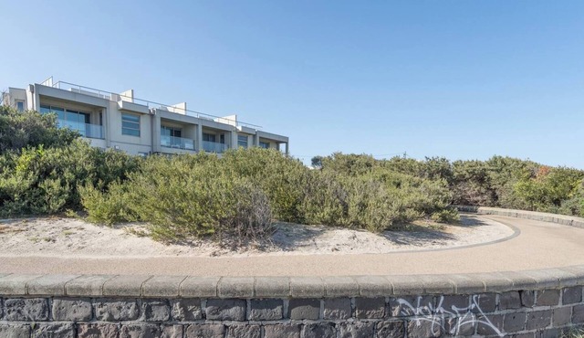 Tides and Treasures Unveil Bonbeach Beachfront Bliss