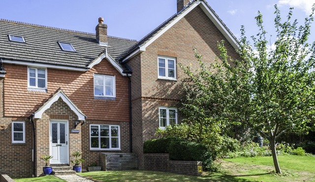 Tides Reach, Popular 5 Bedroom Holiday Home Bembridge Village.