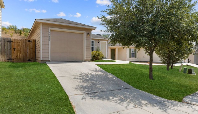 Tidy 2 Bedroom home Near Lackland AFB, Sea World