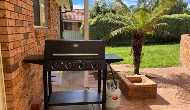 Tidy Home in a Leafy Suburb - Great Location