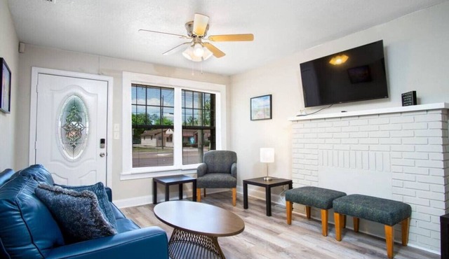 ~Tidy Team Stay Sleeps 8 Near Stadium~
