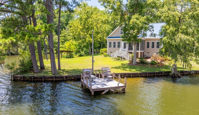 Tie One On! at 4 Bdr Waterfront Lake Marion