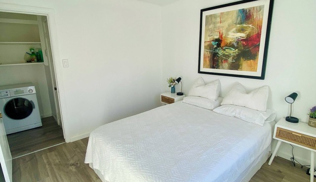 Tifany blue door cotage with AC in Phoenix E