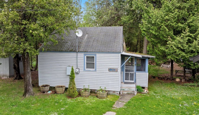 Tiger Lily Cabin on Kangaroo Lake- Dog Friendly, playground, fire pit