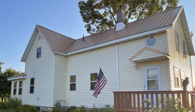 Tiger Lily Farmhouse - Aniwa Vacation Home