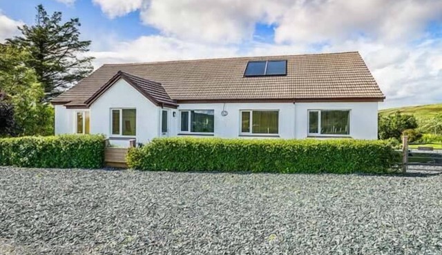 TIGH NA SITH, pet friendly, country holiday cottage in Aultbea