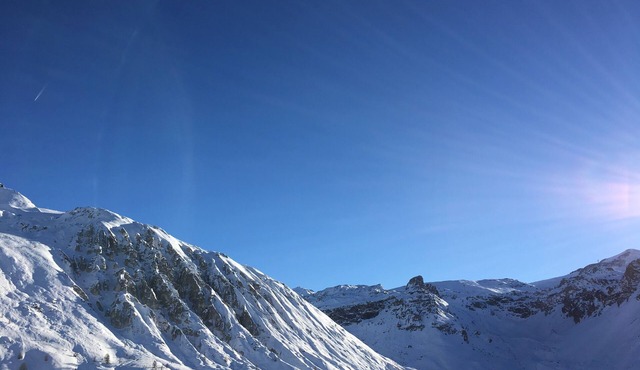 Tignes le Lac ski-in ski-out with quiet view, close to shops
