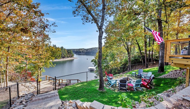 Tigua's Sunrise pet-friendly fishing + pontoon option