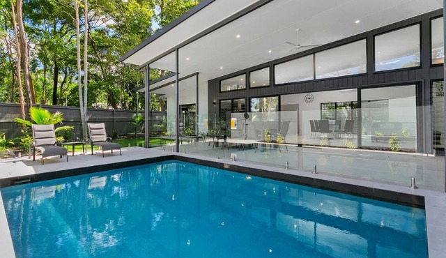 Tiino Villa with Heated Pool Clifton Beach