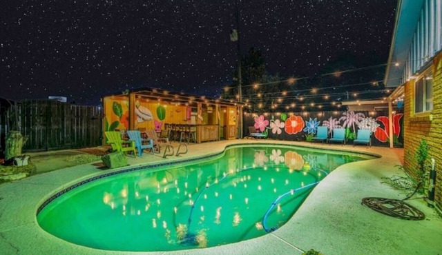 Tiki Bar Pool 4BRs Casa Delight Pasadena