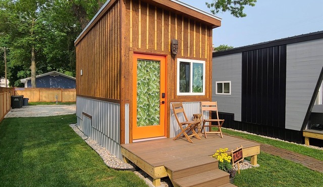 Tiki Hut - Tiny Digs Lakeshore