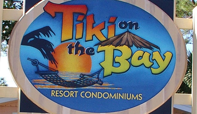 Tiki on the Bay! Quiet, Quaint and Relaxing Old Style Florida getaway