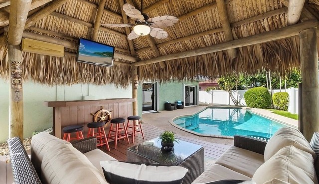 TIKI Retreat! Pool/game room! 5min to FLL and BEACH!