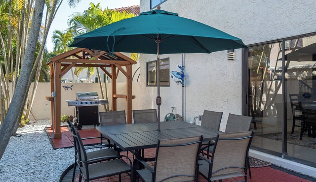 Tiki Retreat:Salted Pool&Two King Bed Luxe Suites