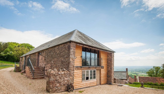 Tilbury View - a holiday cottage that sleeps 2 guests in 1 bedroom