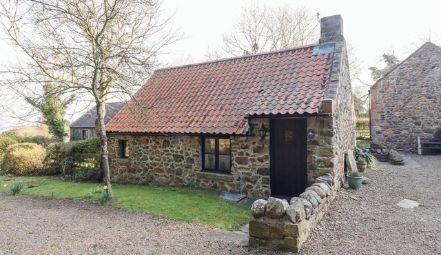 TILE ROUGE, pet friendly, character holiday cottage in Wooler