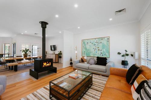 Tilia Estate - Wine Country Haven with Games Room