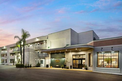 Tiller House, Laguna Hills, a Tribute Portfolio Hotel