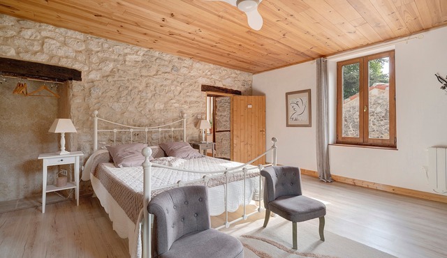 Tilleul Guest Room with Shared Terrace and Garden