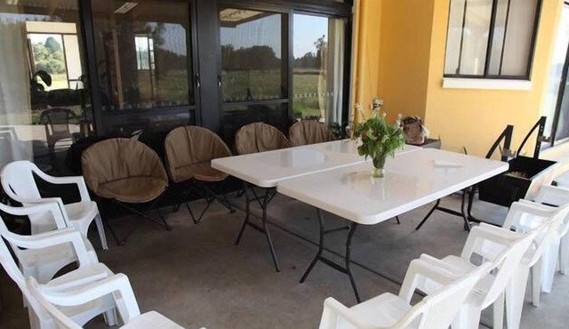 Tilligerry Farm Accommodation