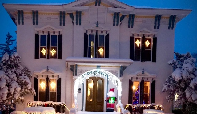 Tillinghast Manor Bed & Brunch