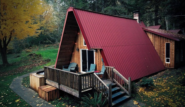 Tilted Timbers | Cabin | Hot Tub | wifi