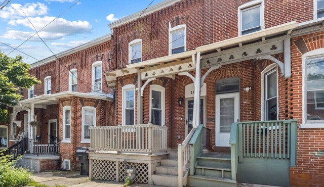 Tilton Midtown - Modern Comfort with Central A/C, 3 Bedrooms and 2.5 Bathrooms