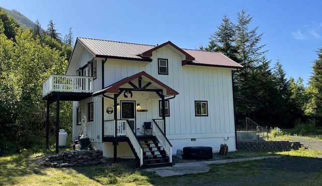 Tilton River Retreat | Riverside, Hot tub, Starlink