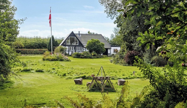 Timber-framed with bright and idyllic garden