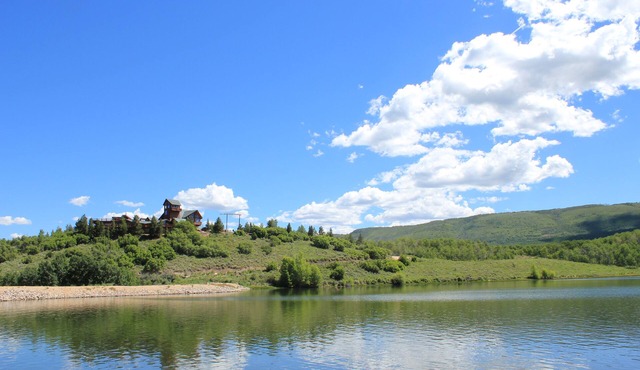 Timber Moose: America's Biggest Log Cabin - 26,500 square feet, big indoor pool