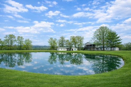 Timber Oaks 2-Home Country Retreat Pond & Hot Tub