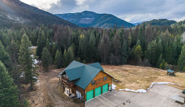 Timber Ridge Retreat-4 bedroom,2 bathroom home on ranch with great location!