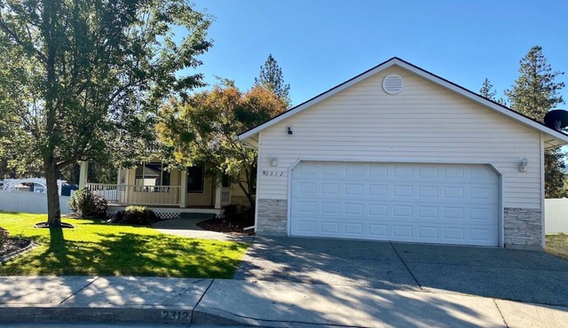 Timbercrest Retreat - Delightful Home near river, Couer d'Alene & Silverwood!