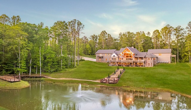 Timberframe Lodge| Hocking Hills, Luxury, Pond