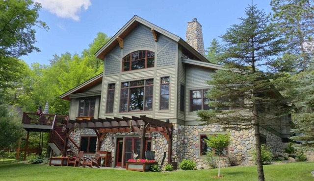 Timberhaus on Garfield Lake