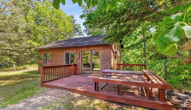 Timberlane Resort Cabin #7 | 2 Bed, 1 Bath