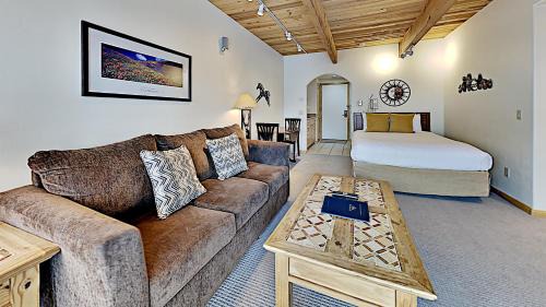 Timberline Condominiums Studio Deluxe Unit 215