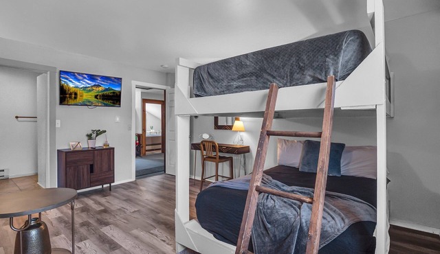 Timberline Lodge - Downtown Ellicottville - Room 303