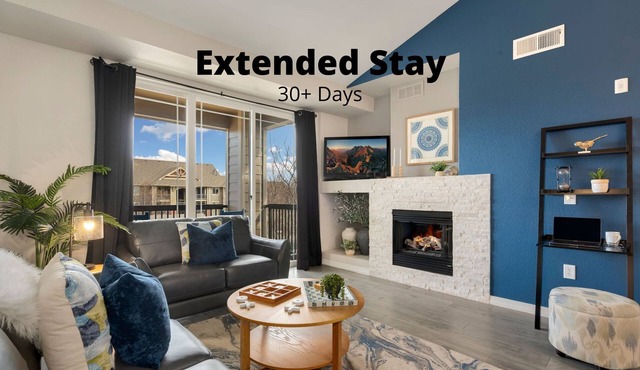 Timberline Retreat – King Bed, Fireplace & Pool!