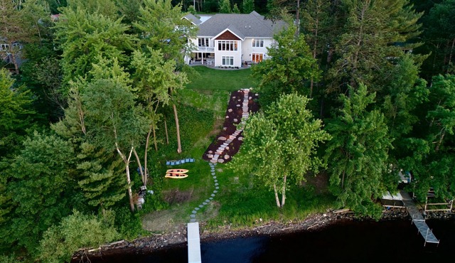 Timberline Sunset is the perfect family retreat for 18 guests