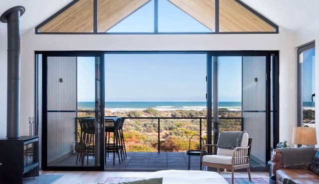 Timbers By The Sea, Beachfront Bliss with Fireplace