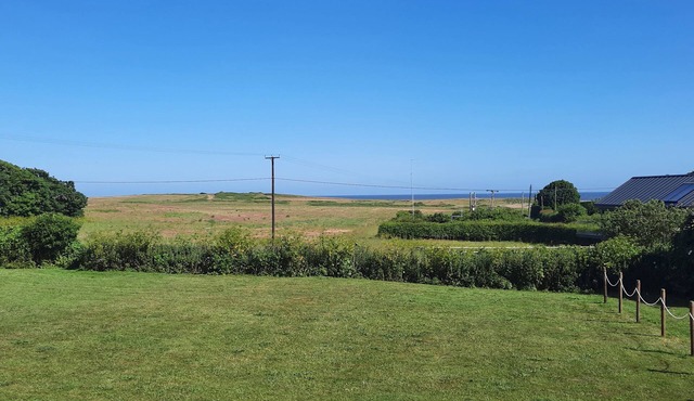 TIMBERS, pet friendly, country holiday cottage in Weybourne