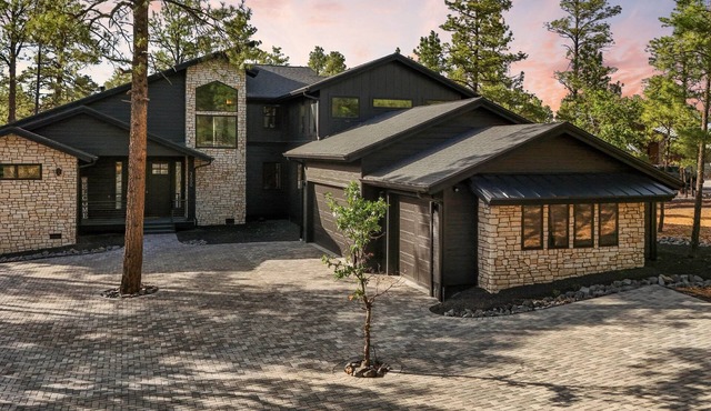Timberstone Lodge | King Beds~Hot Tub~EV Charger