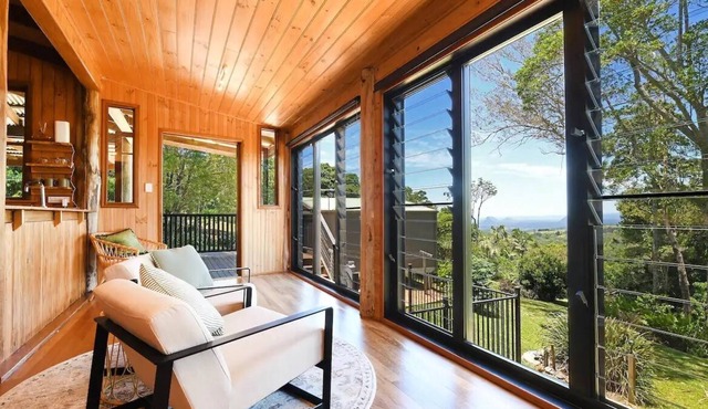Timbertop Retreat - a hilltop retreat minutes from Maleny