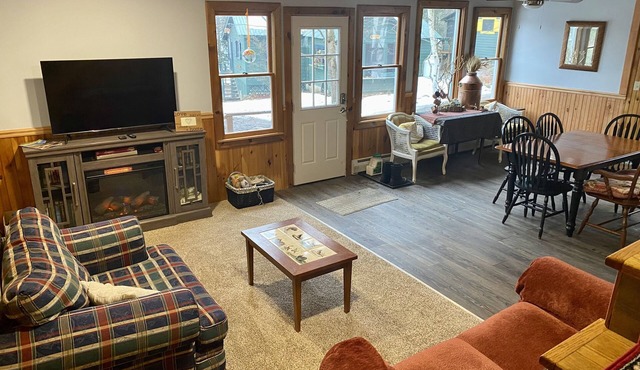 Timberwolf house (winter-spring)