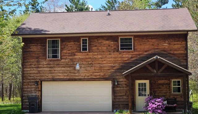 Time to relax and unwind…Cozy house in the woods minutes from downtown Minocqua