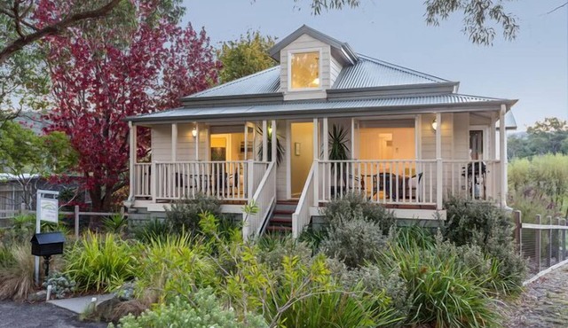 Time to wind down, hear the birds, the Sea. New EV Charger.nDouble Spa Bath.